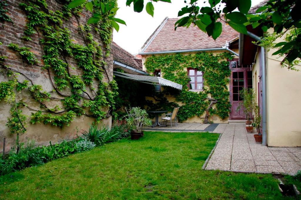 Green Tree Apartment Beci Exterior foto